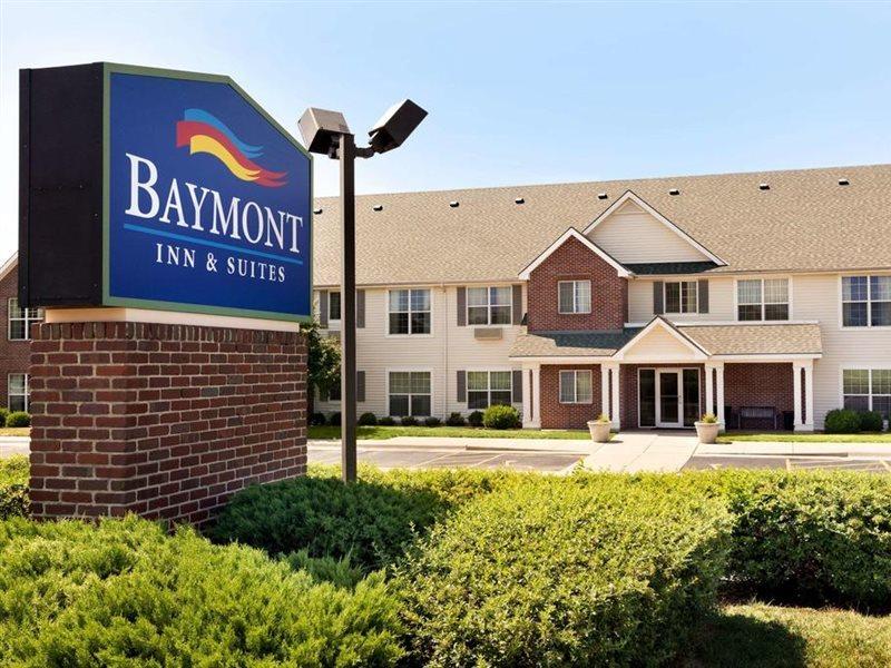 Hotel Baymont By Wyndham Wichita East Exterior foto