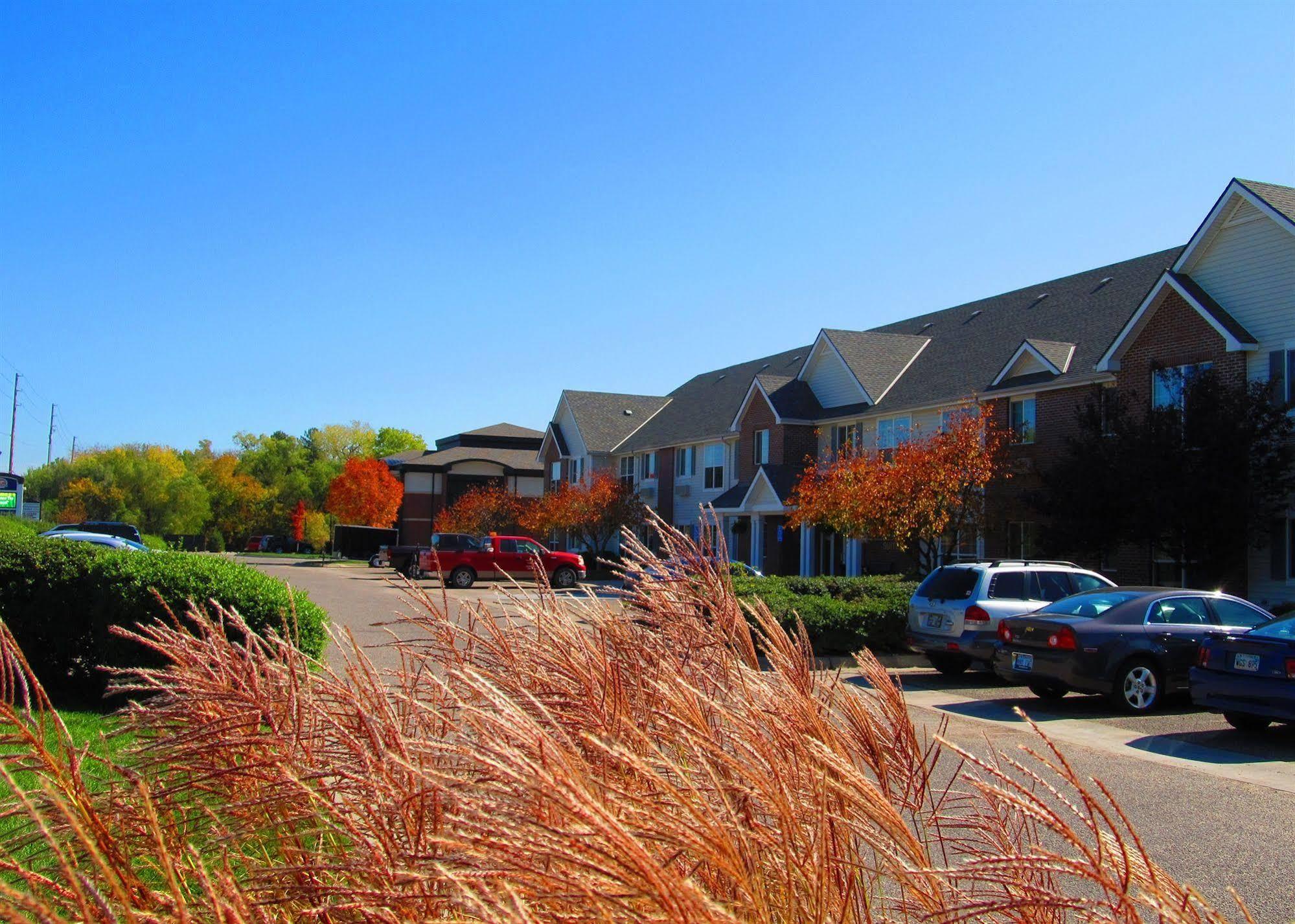 Hotel Baymont By Wyndham Wichita East Exterior foto