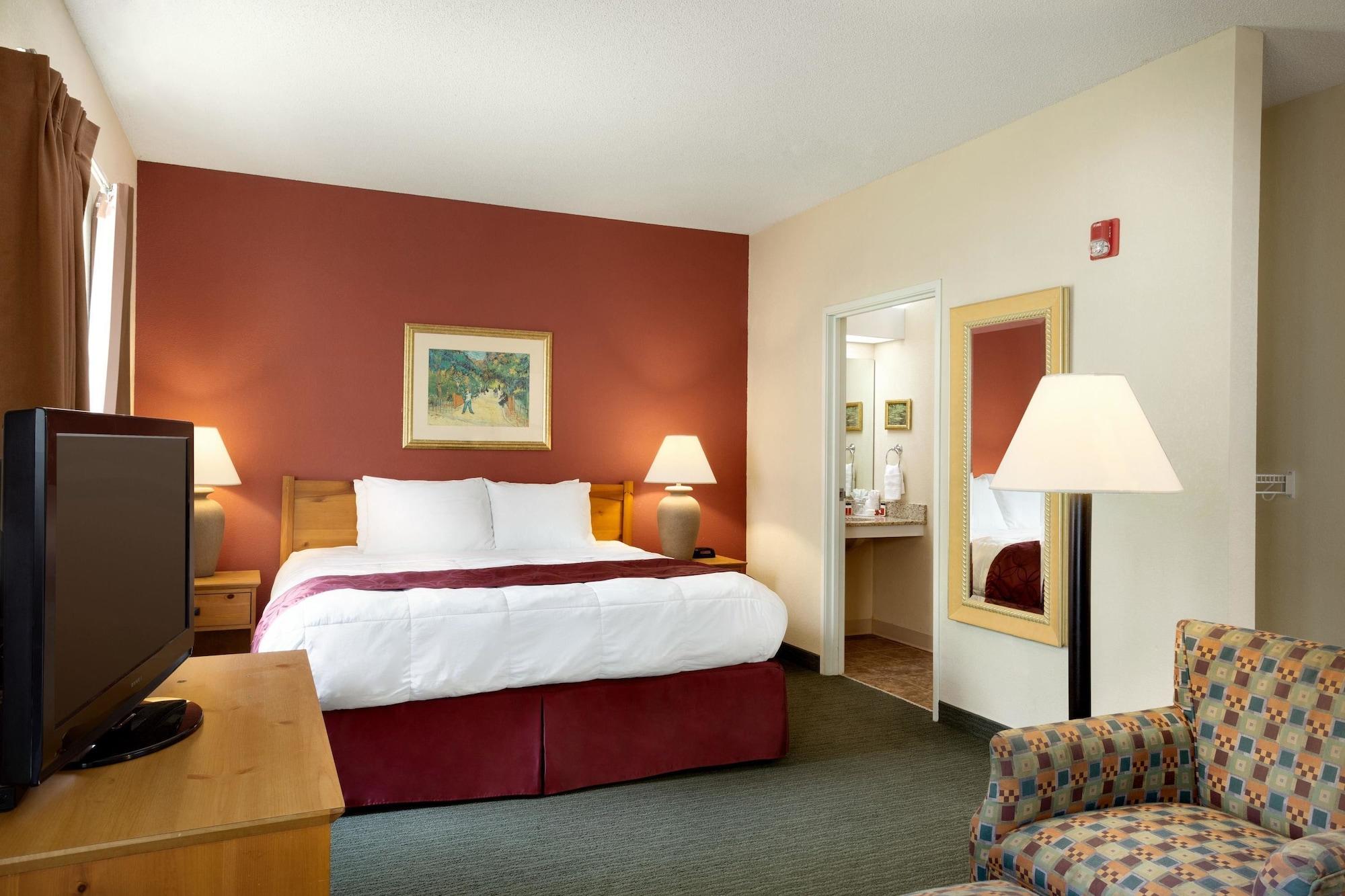 Hotel Baymont By Wyndham Wichita East Exterior foto